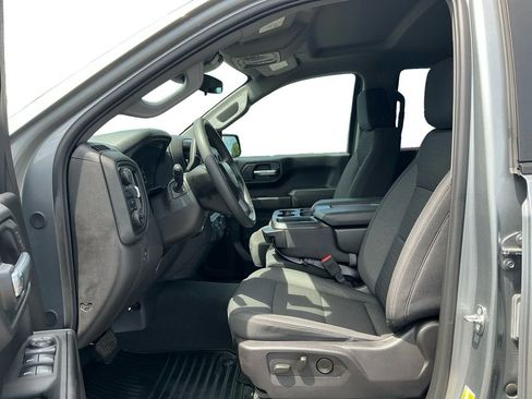 Used 2024 Chevrolet Silverado 1500 Custom Trail Boss w/ Dark Appearance Package AWD/4WD image 14