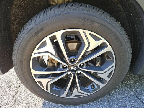 Used 2019 Hyundai Santa Fe Limited FWD image 27