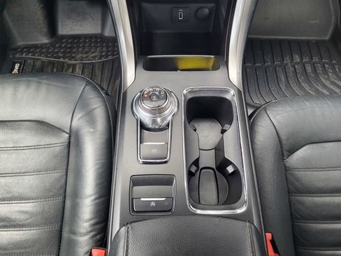 Used 2017 Ford Fusion SE w/ Fusion SE Technology Package image 29