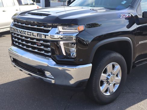 Used 2022 Chevrolet Silverado 2500 LTZ AWD/4WD image 7