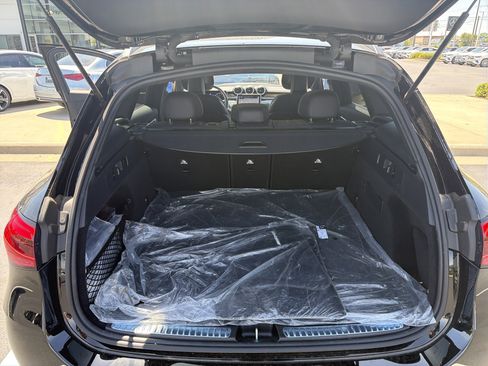 Used 2026 Mercedes-Benz GLC 300 image 34