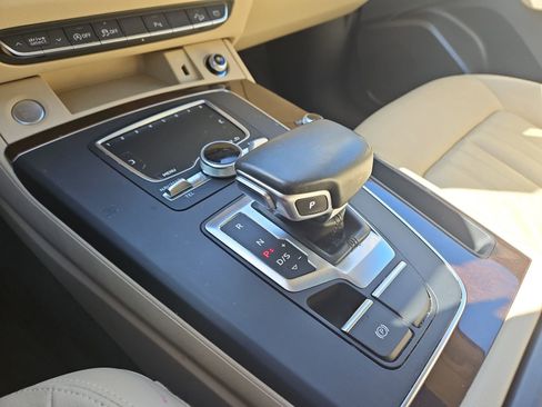 Used 2018 Audi Q5 2.0T Premium Plus w/ Premium Plus Package image 26