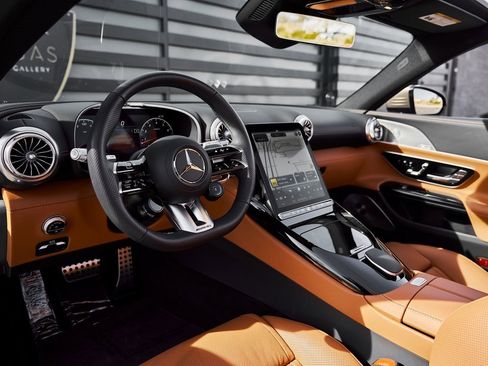 Used 2024 Mercedes-Benz SL 55 AMG 4MATIC image 2