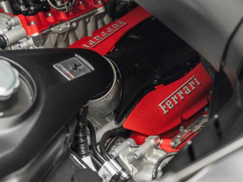 Used 2024 Ferrari SF90 Spider image 47