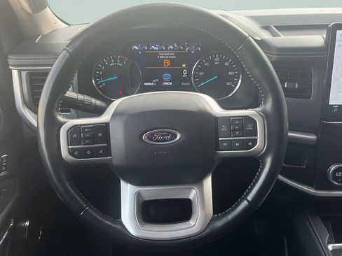 Used 2024 Ford Expedition XLT RWD image 12