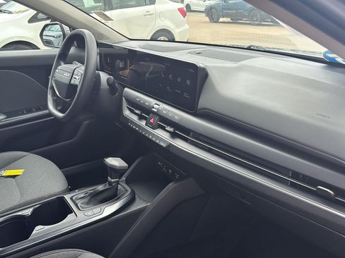 Used 2025 Kia K4 FWD image 24