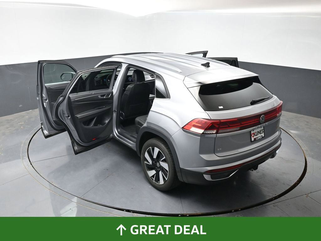 Used 2025 Volkswagen Atlas Cross Sport SE FWD image 63