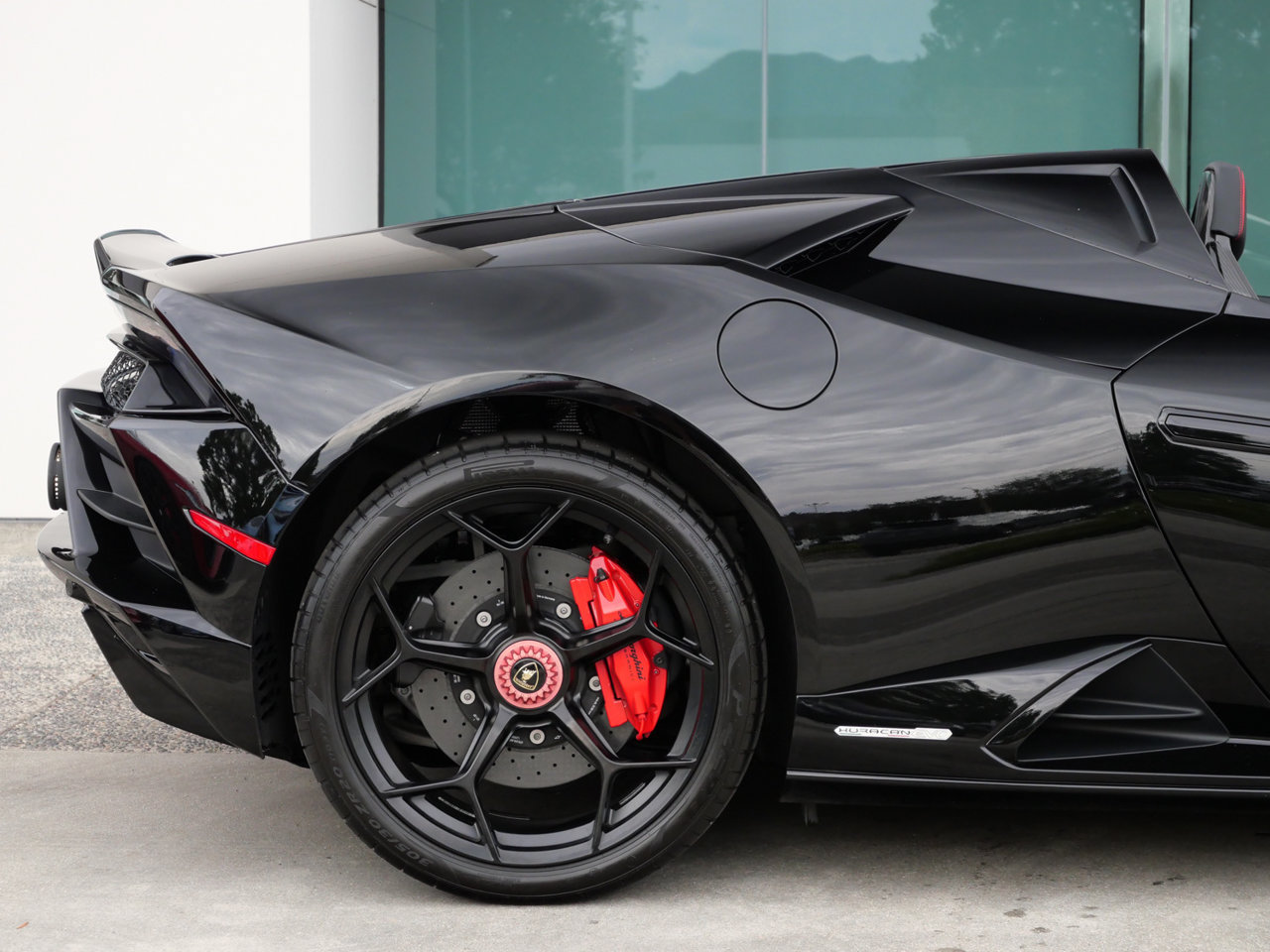 Used 2024 Lamborghini Huracan EVO AWD/4WD image 12
