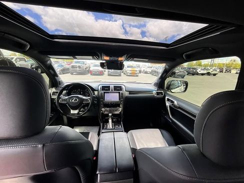 Used 2020 Lexus GX 460 Premium w/ Premium Package AWD/4WD image 34