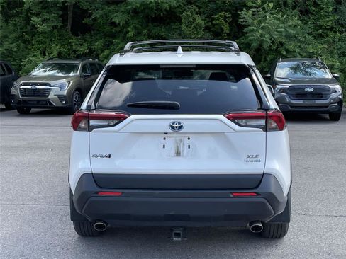 Used 2019 Toyota RAV4 XLE w/ Convenience Package AWD/4WD image 4