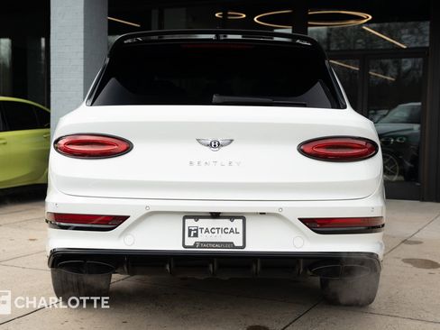 Used 2024 Bentley Bentayga image 15