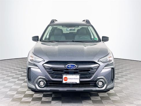 Used 2025 Subaru Outback Premium AWD/4WD image 2