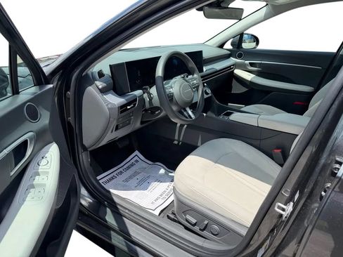 Used 2025 Hyundai Sonata SEL FWD image 11