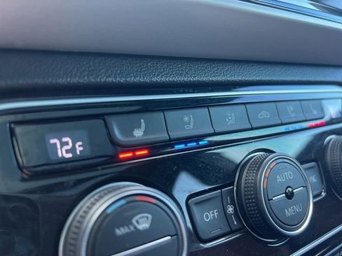 Used 2021 Volkswagen Atlas Cross Sport SEL Premium image 21