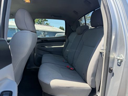 Used 2015 Toyota Tacoma 4x4 Double Cab w/ SR5 Package image 12