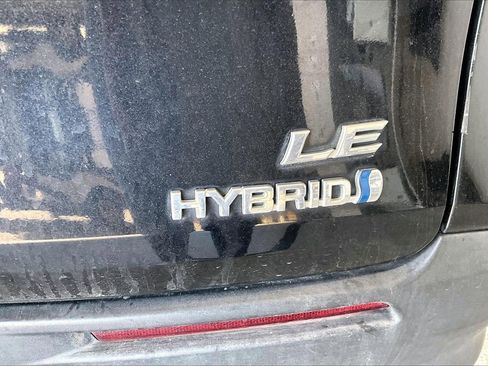 Used 2022 Toyota Sienna LE image 9