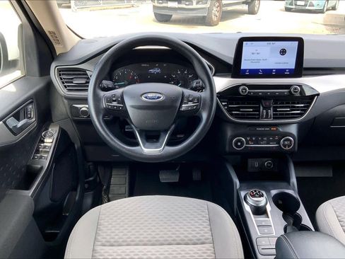 Used 2020 Ford Escape SE image 6
