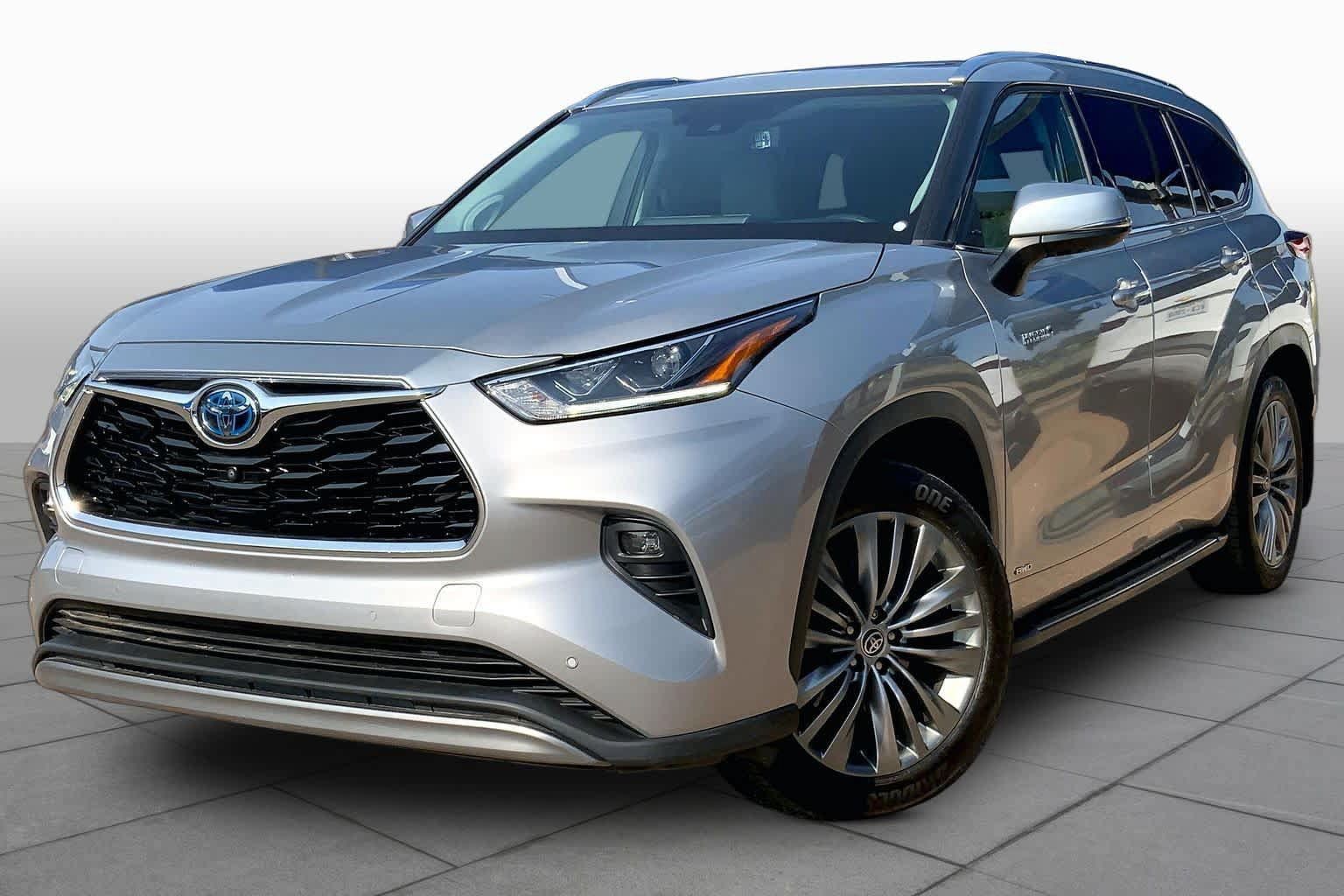 Used 2020 Toyota Highlander Platinum AWD/4WD image 3