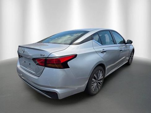 Used 2024 Nissan Altima 2.5 SV FWD image 4