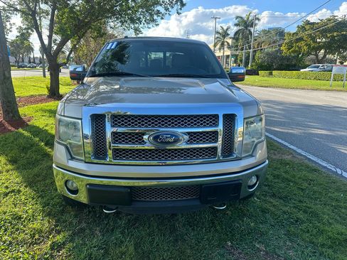 Used 2011 Ford F150 Lariat w/ Lariat Chrome Pkg image 3