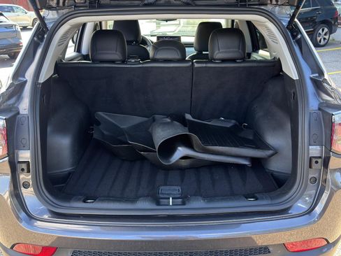 Used 2022 Jeep Compass Latitude image 8