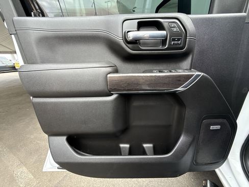 Used 2023 Chevrolet Silverado 2500 LTZ w/ LTZ Convenience Package image 21