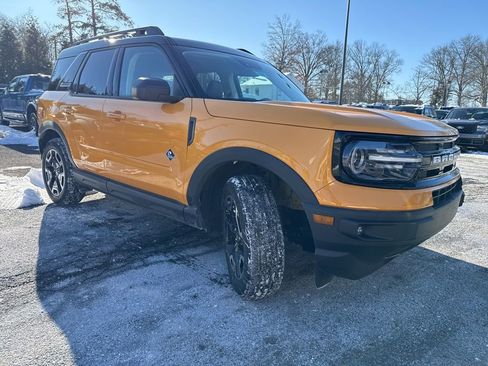 Used 2023 Ford Bronco Sport Outer Banks image 3