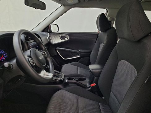 Used 2022 Kia Soul LX image 17