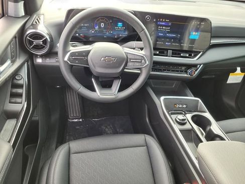 New 2026 Chevrolet Equinox LT image 8