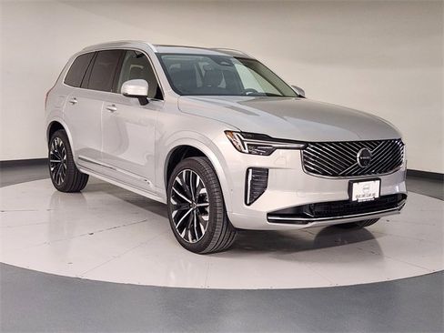 Used 2025 Volvo XC90 B5 Plus image 7