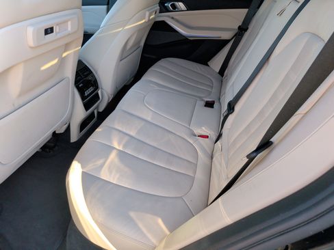 Used 2021 BMW X5 xDrive40i w/ Premium Package image 34