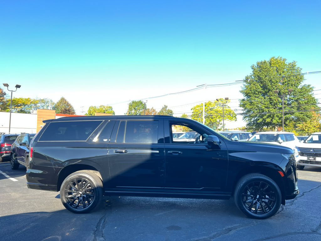Used 2024 Cadillac Escalade ESV Sport Platinum w/ LPO, ONYX Package AWD/4WD image 6