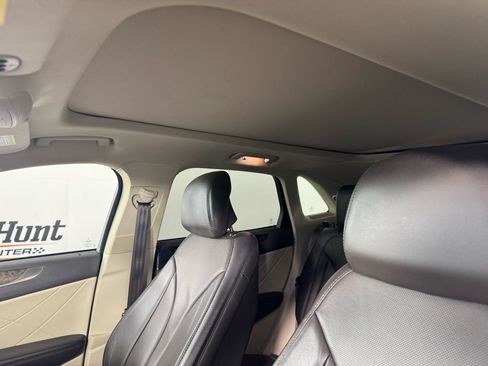 Used 2017 Lincoln MKC Reserve w/ Lincoln MKC Climate Package image 4