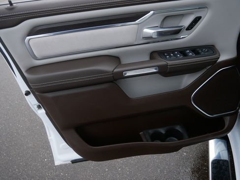 Used 2025 RAM 1500 Laramie image 22