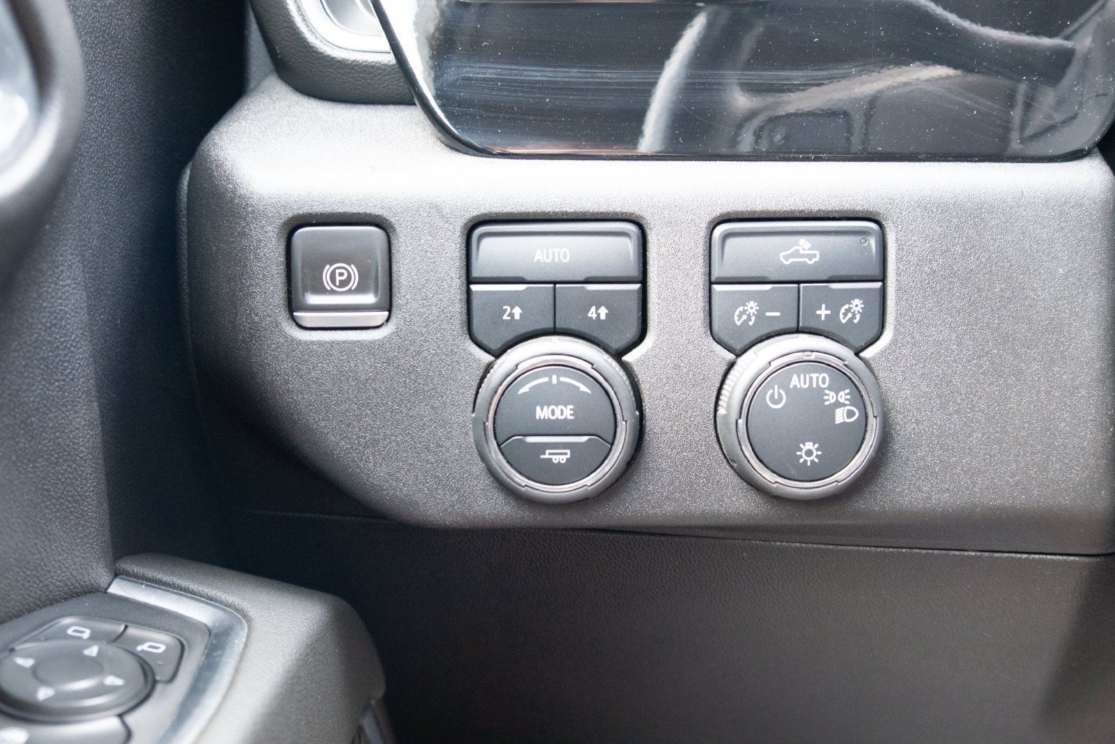 Used 2022 Chevrolet Silverado 1500 LT w/ Work Truck Package AWD/4WD image 10