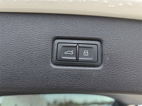 Used 2025 Audi Q7 3.0T Premium Plus w/ Premium Plus Package image 17