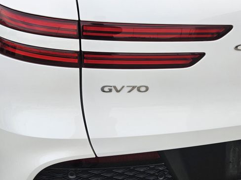 Used 2025 Genesis GV70 2.5T image 7