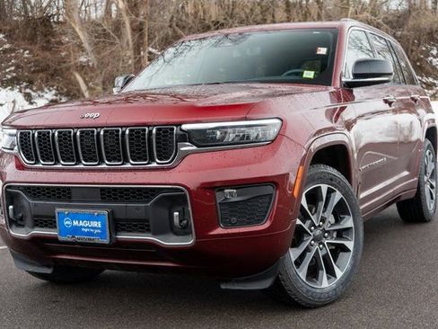 Used 2023 Jeep Grand Cherokee Overland w/ Luxury Tech Group IV AWD/4WD image 1