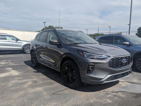 New 2024 Ford Escape ST-Line Elite image 2