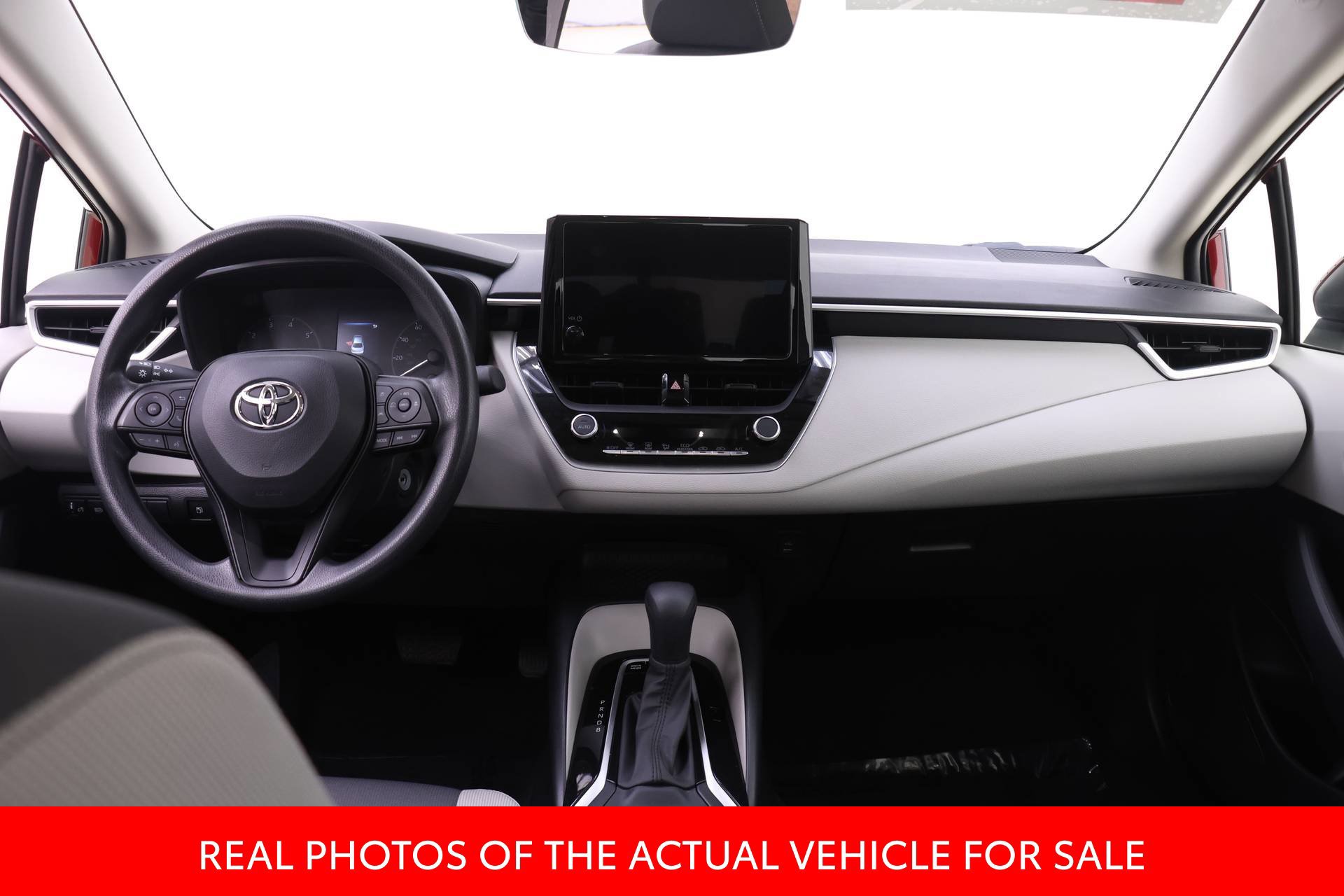 Certified 2025 Toyota Corolla LE FWD image 5