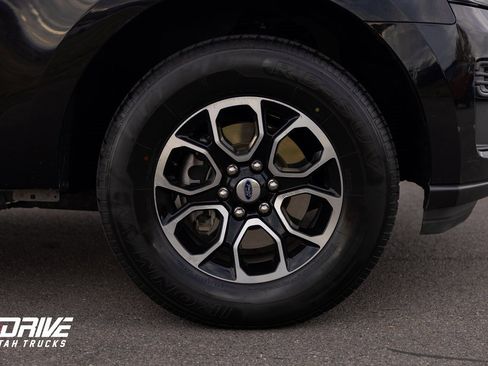 Used 2023 Ford Expedition Max XLT image 7