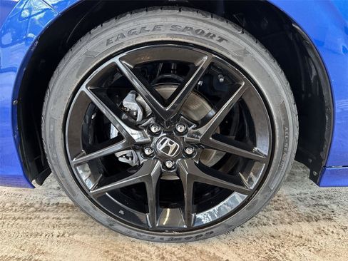 Used 2023 Honda Civic Sport image 18