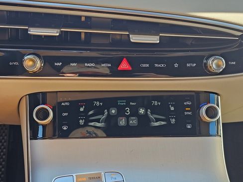 New 2026 Genesis GV70 2.5T Advanced image 16