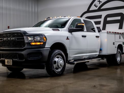 Used 2024 RAM 3500 Tradesman w/ Safety Group image 30