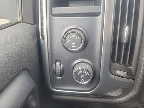 Used 2014 Chevrolet Silverado 1500 LT w/ LT Convenience Package image 10