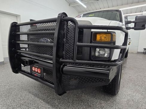 Used 2010 Ford F250 XL AWD/4WD image 9
