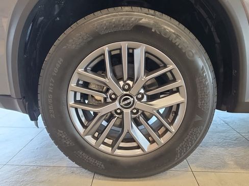 Used 2024 Nissan Rogue S AWD/4WD image 12