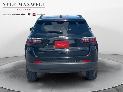 New 2026 Jeep Compass Latitude image 15