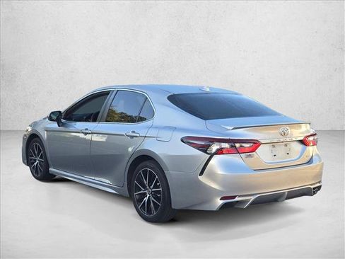 Used 2023 Toyota Camry SE FWD image 7