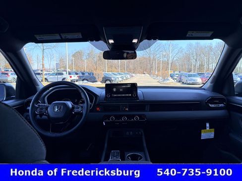 Certified 2025 Honda Pilot Sport image 43